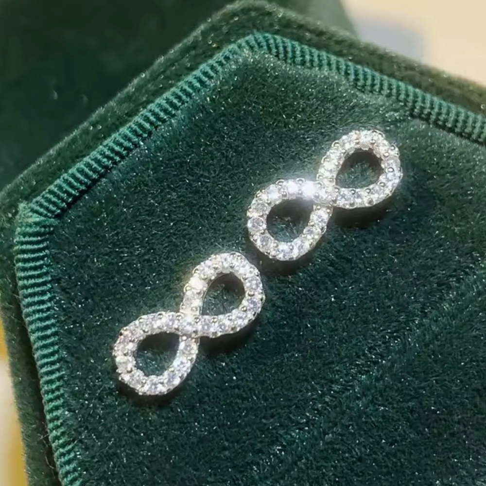 Beautiful 925 Sterling Silver Full Paved Zircon  Infinity Studded Earring